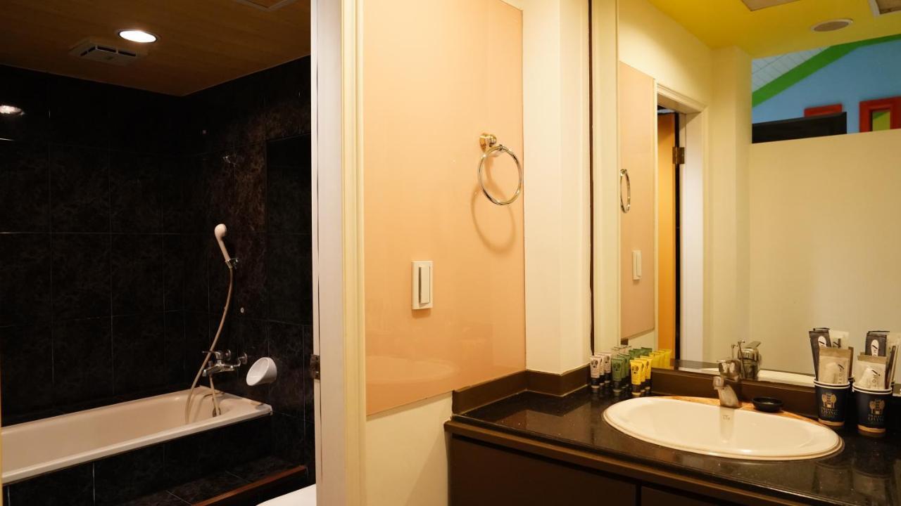 台東燦陽 Apartment Каосюн Екстериор снимка